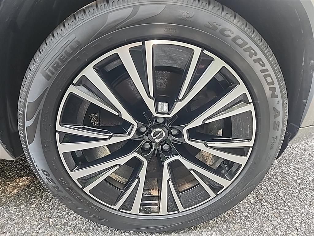 Certified 2025 Volvo XC90 T8 Core w/ Protection Package Premier AWD/4WD image 12
