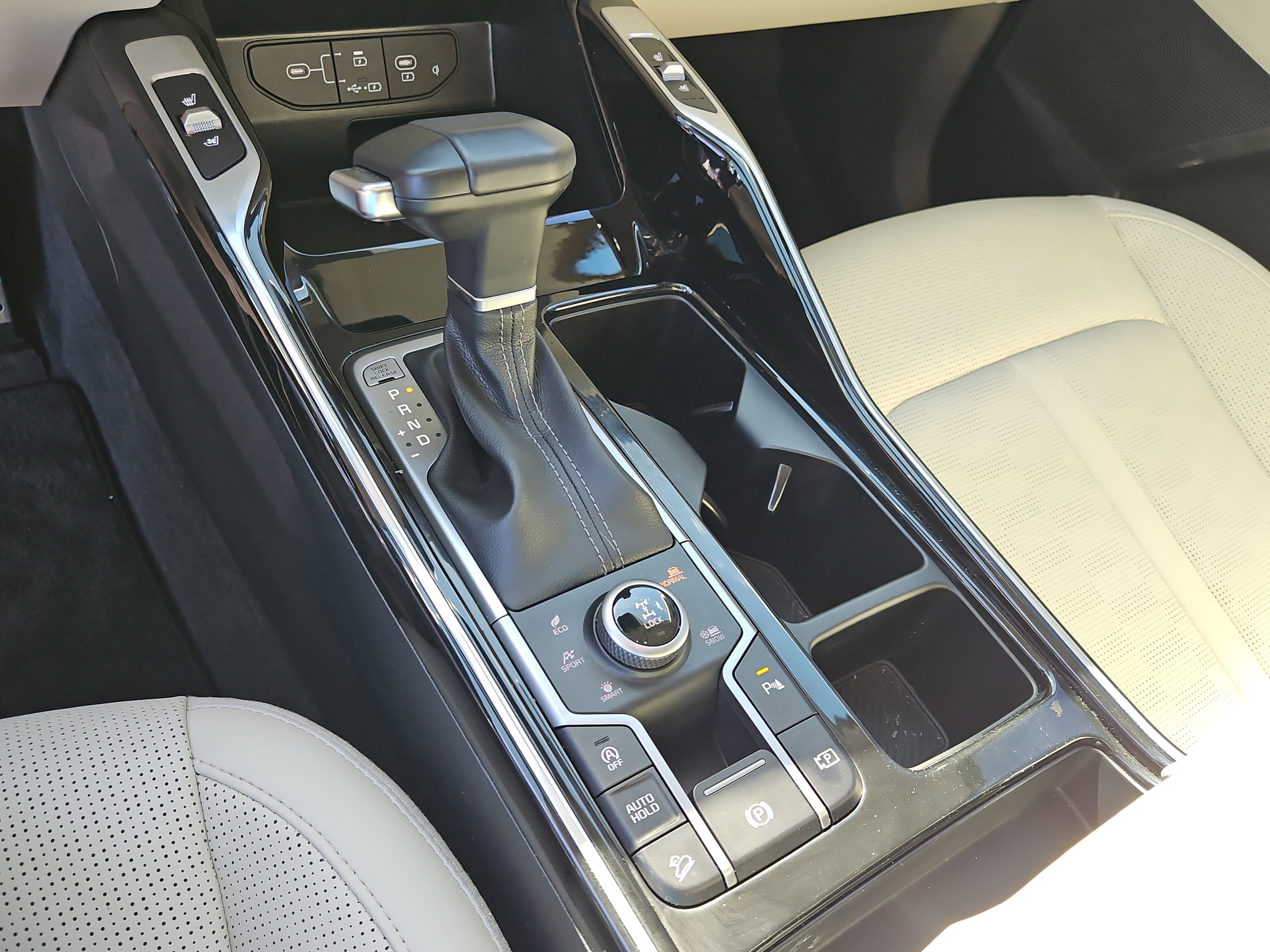 Used 2024 Kia Sorento SX image 21