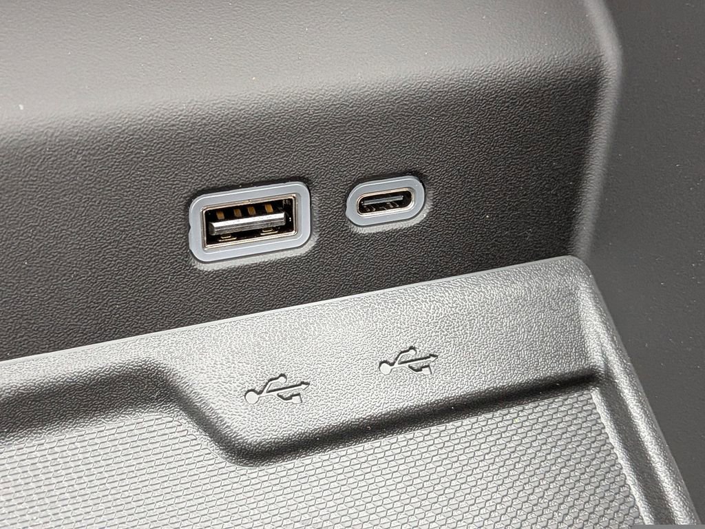 New 2026 Chevrolet Suburban Premier image 24