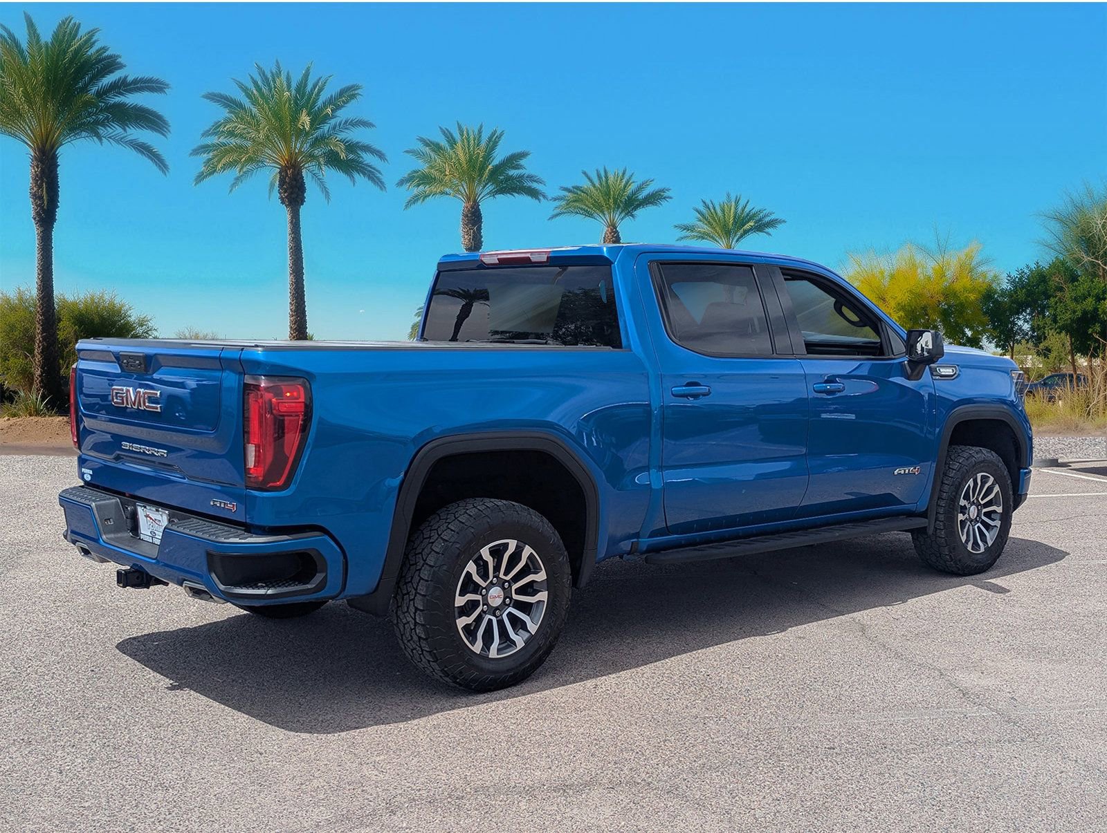 Used 2022 GMC Sierra 1500 AT4 AWD/4WD image 5