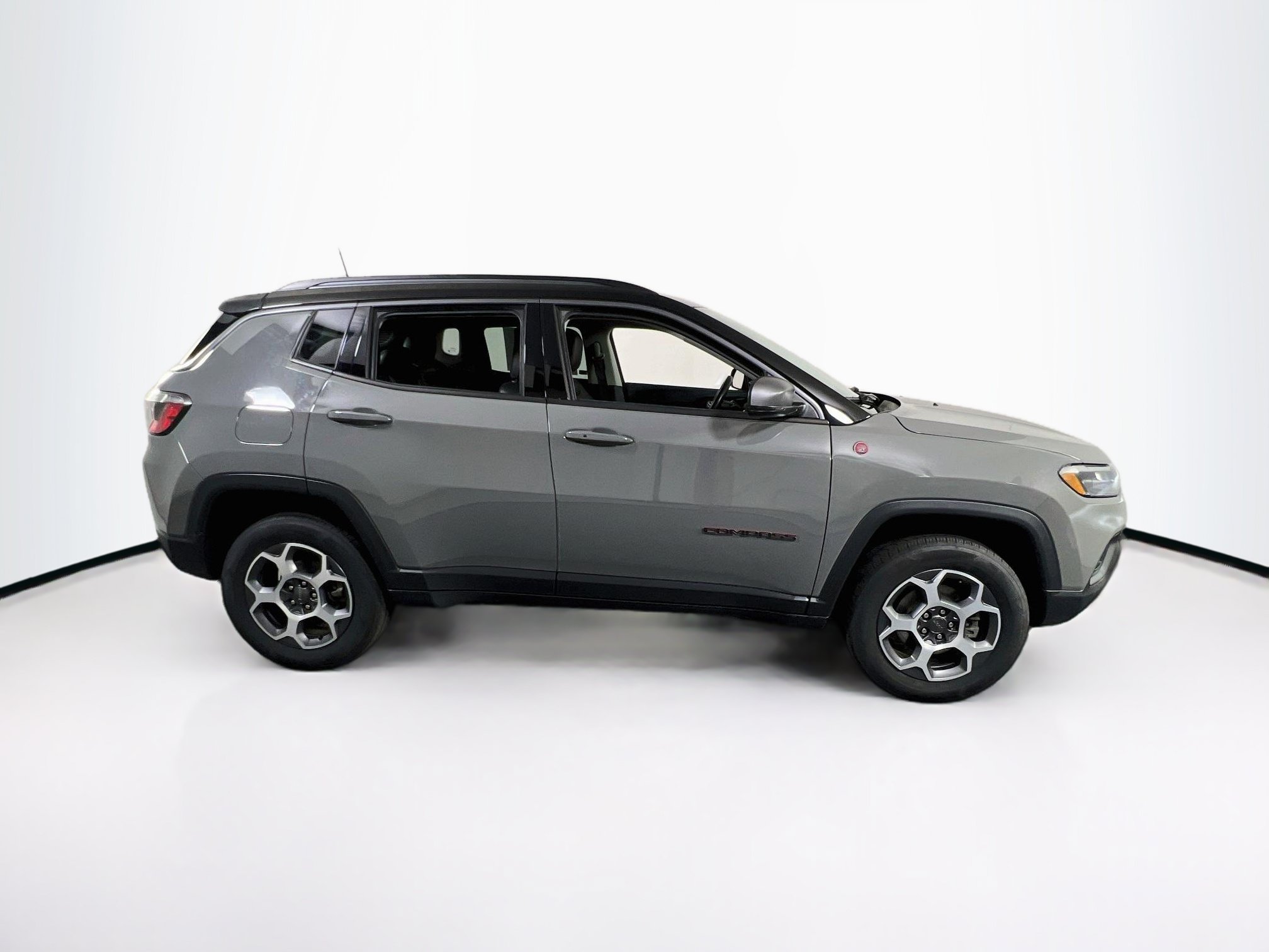 Used 2022 Jeep Compass Trailhawk w/ Trailhawk Convenience Group AWD/4WD image 4