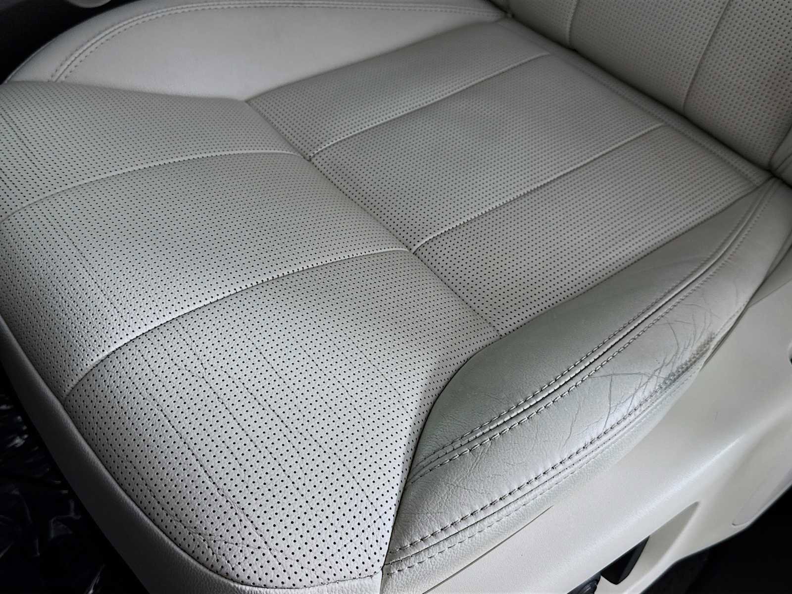 Used 2020 Land Rover Discovery HSE image 20