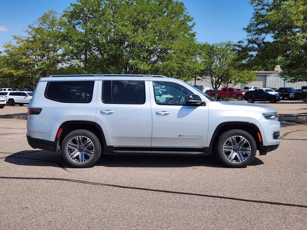 Used 2024 Jeep Wagoneer Series II w/ Flexible Seating Group image 2