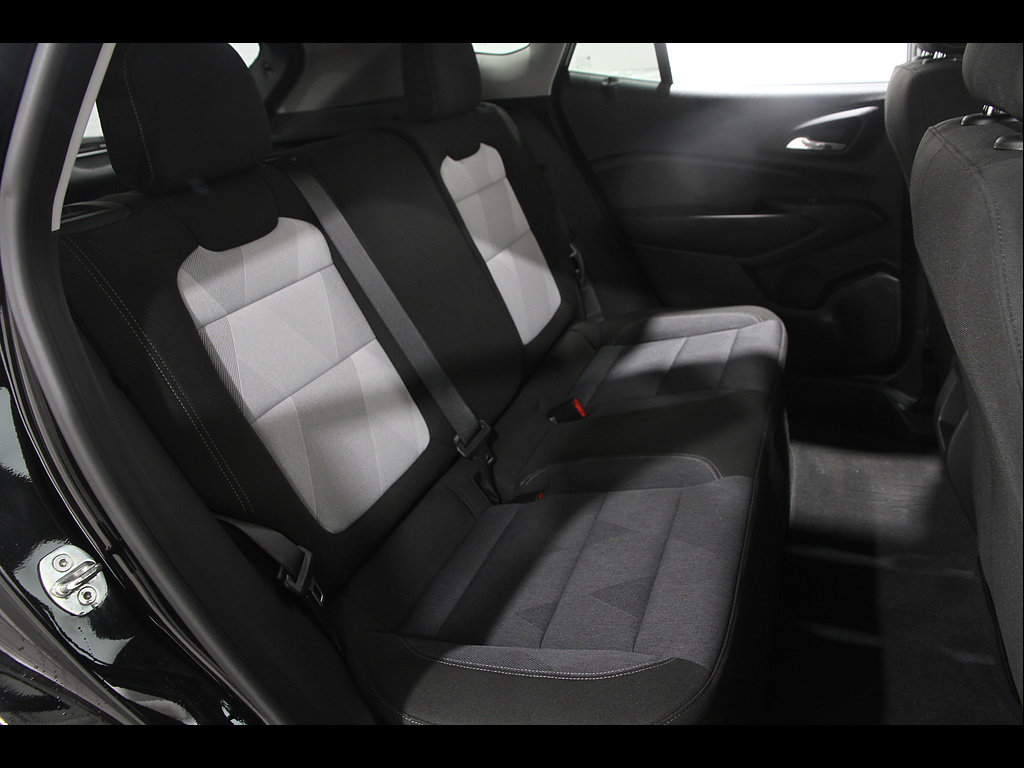 Used 2024 Chevrolet Trax LS w/ LS Convenience Package FWD image 17