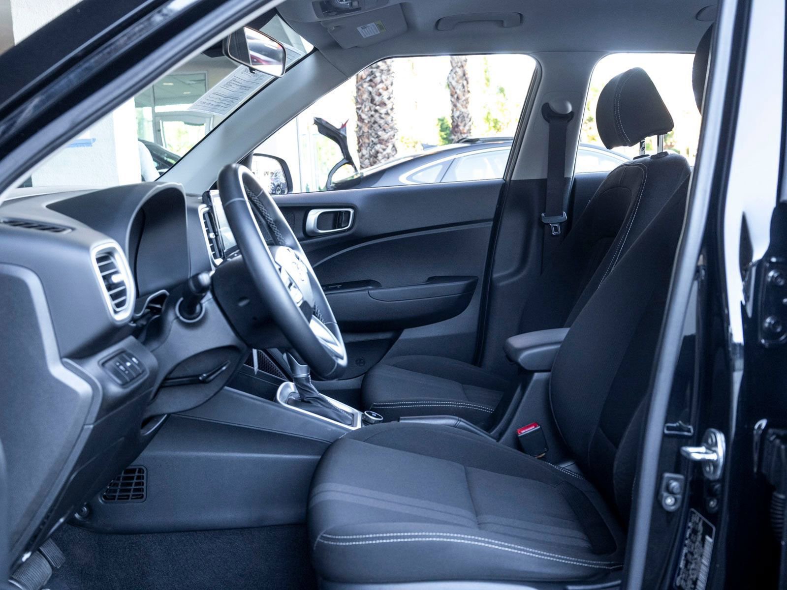 Used 2021 Hyundai Venue SEL w/ Cargo Package image 15