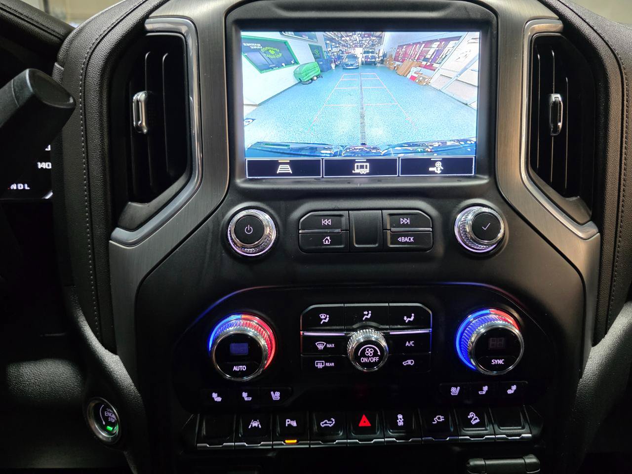 Used 2022 GMC Sierra 1500 Denali w/ Driver Alert Package II AWD/4WD image 36