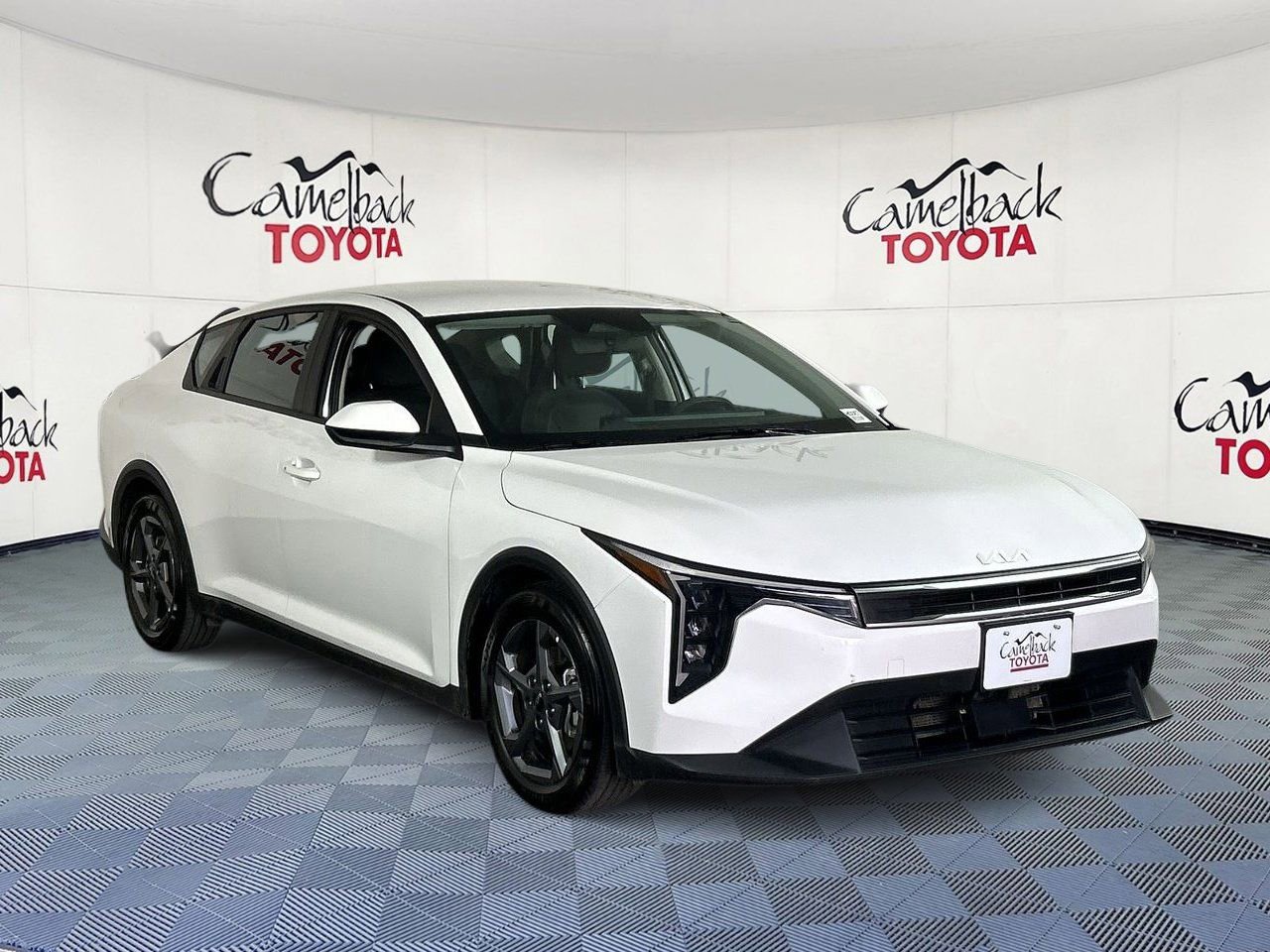 Used 2025 Kia K4 FWD image 3