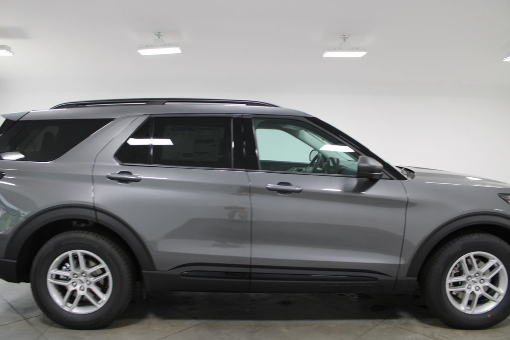 New 2026 Ford Explorer Active RWD image 11