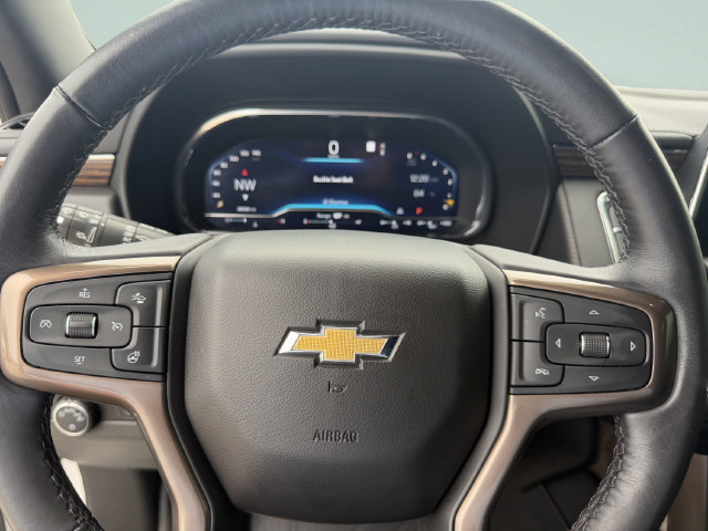 Used 2022 Chevrolet Suburban High Country RWD image 36