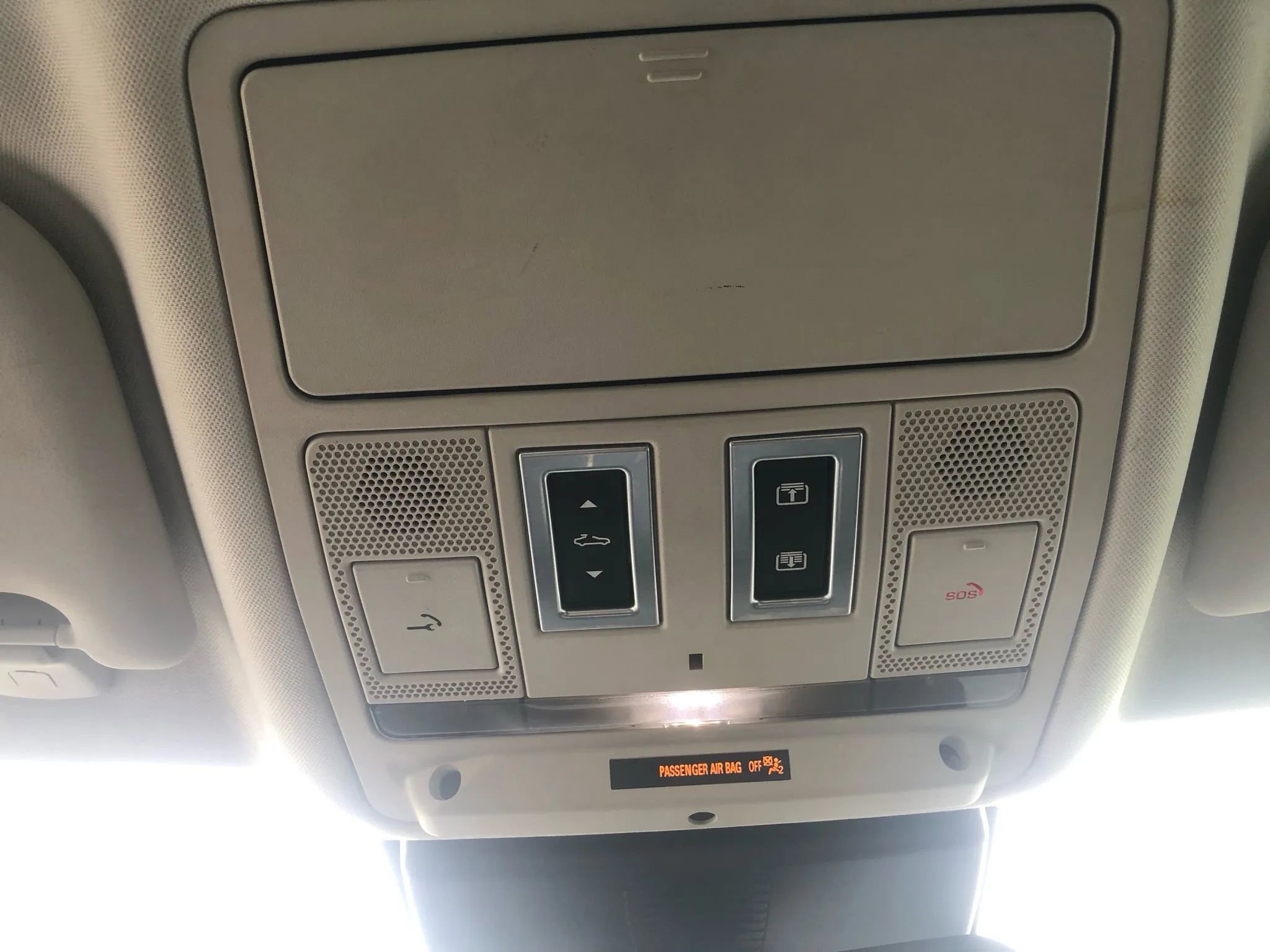 Used 2018 Jaguar XE Premium image 20