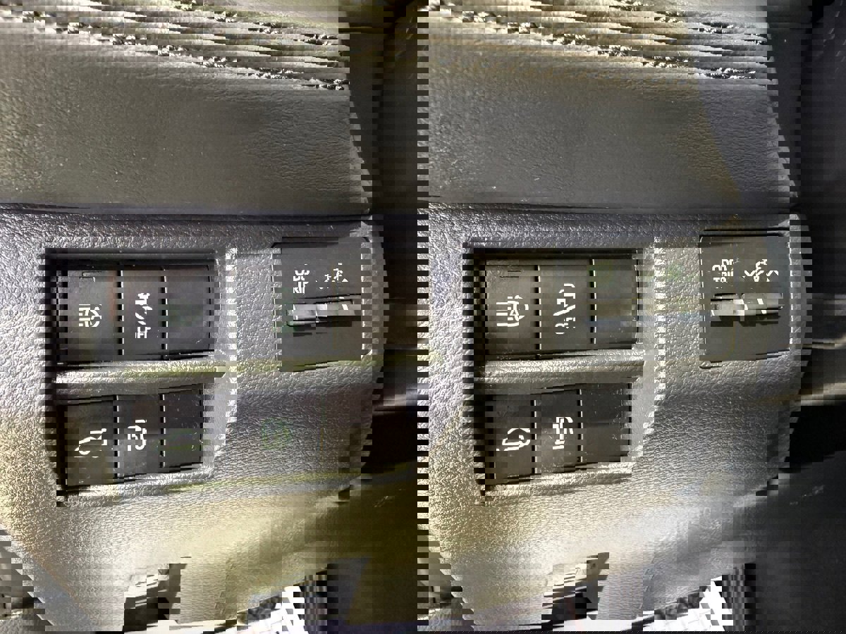 Used 2022 Toyota Avalon XLE image 15