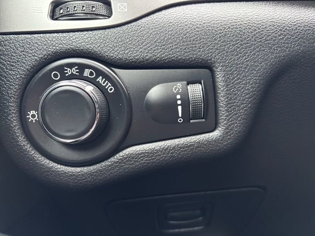 Used 2020 Jeep Cherokee Latitude image 17