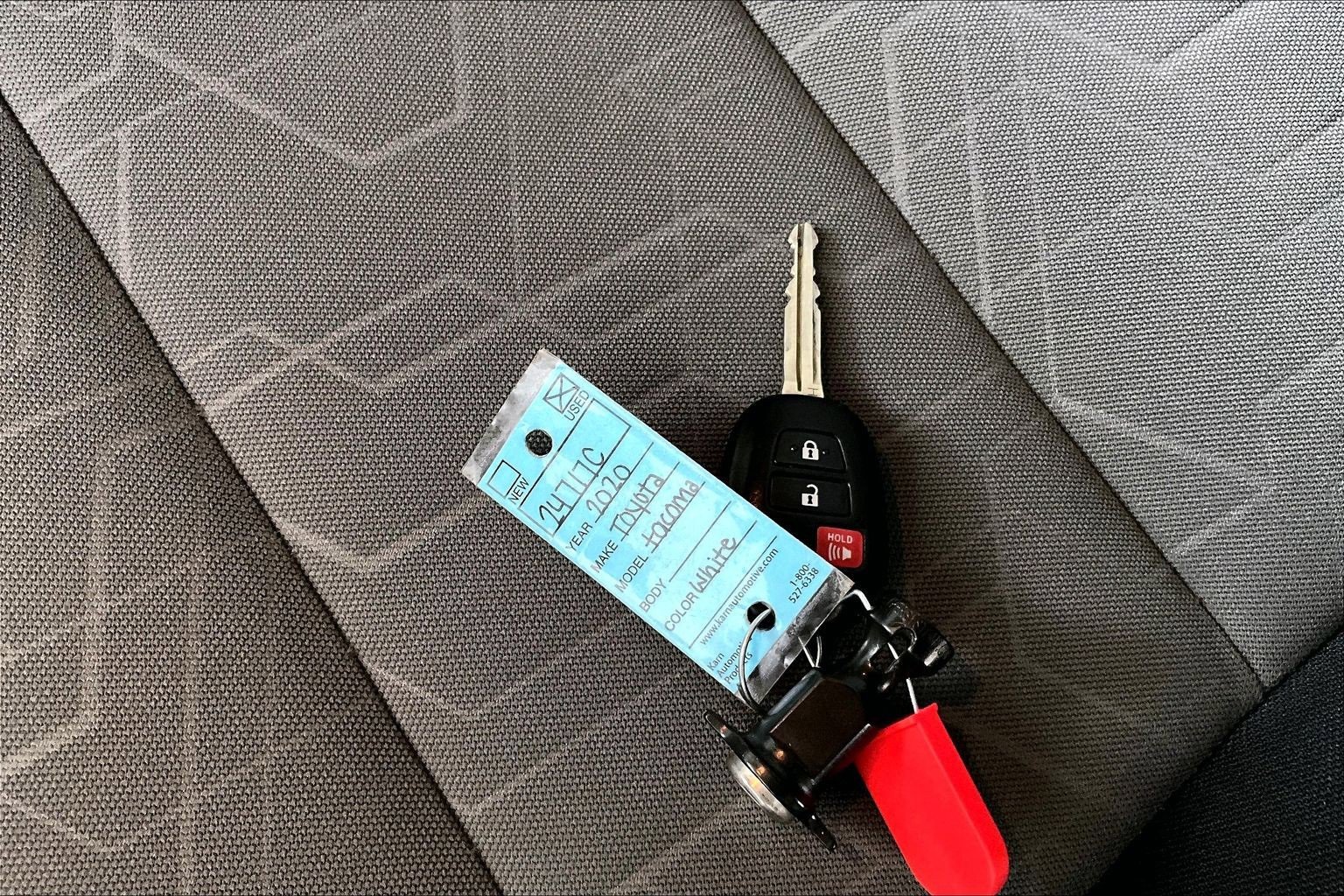 Used 2020 Toyota Tacoma TRD Sport image 10