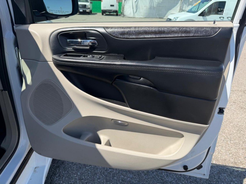 Used 2014 Dodge Grand Caravan SE w/ Quick Order Package 29E SE FWD image 23