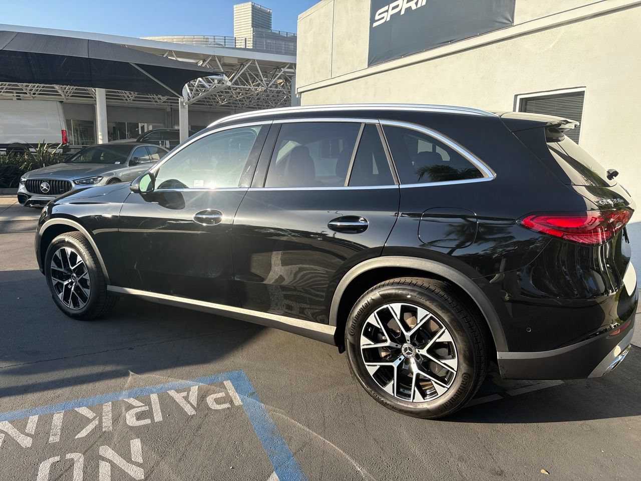 Used 2025 Mercedes-Benz GLC 350e 4MATIC image 7