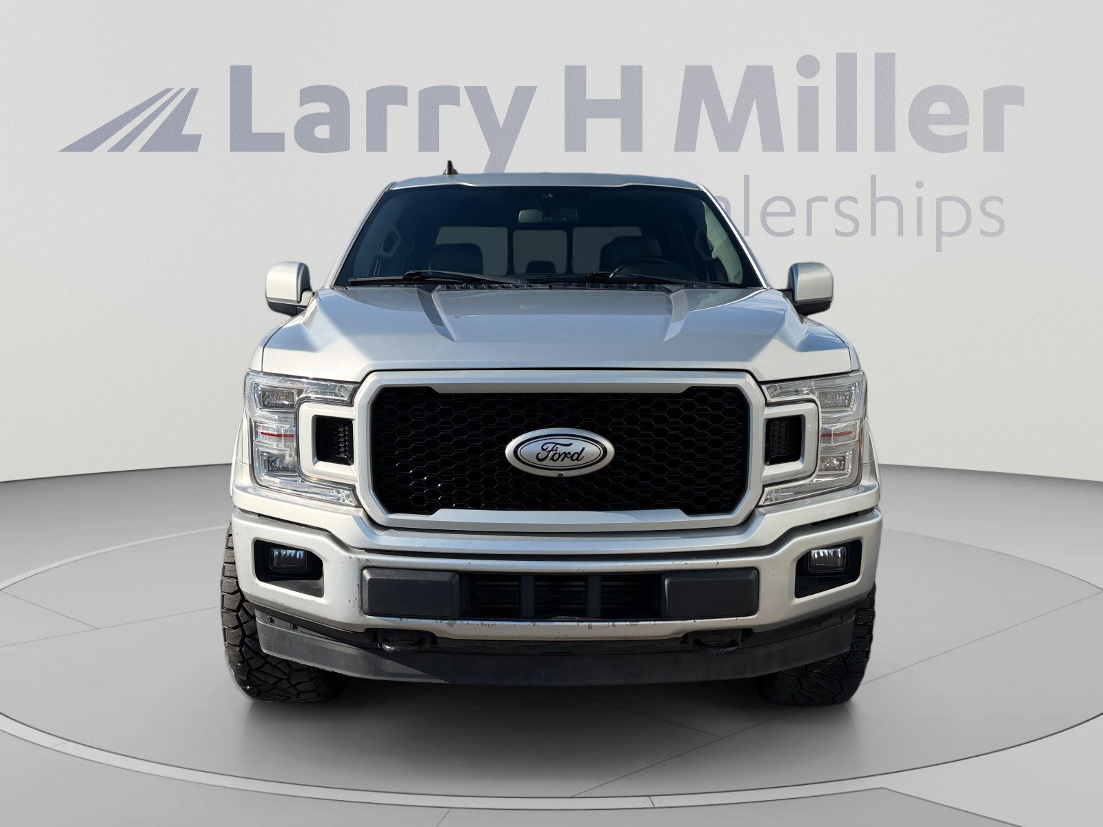 Used 2019 Ford F150 Lariat w/ Equipment Group 502A Luxury AWD/4WD image 8