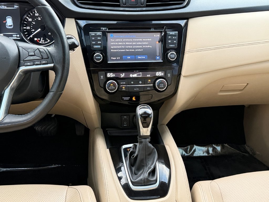Used 2017 Nissan Rogue SL w/ SL Premium Package AWD/4WD image 14