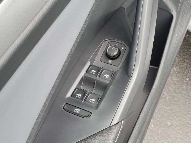 New 2026 Volkswagen Jetta SE FWD image 9
