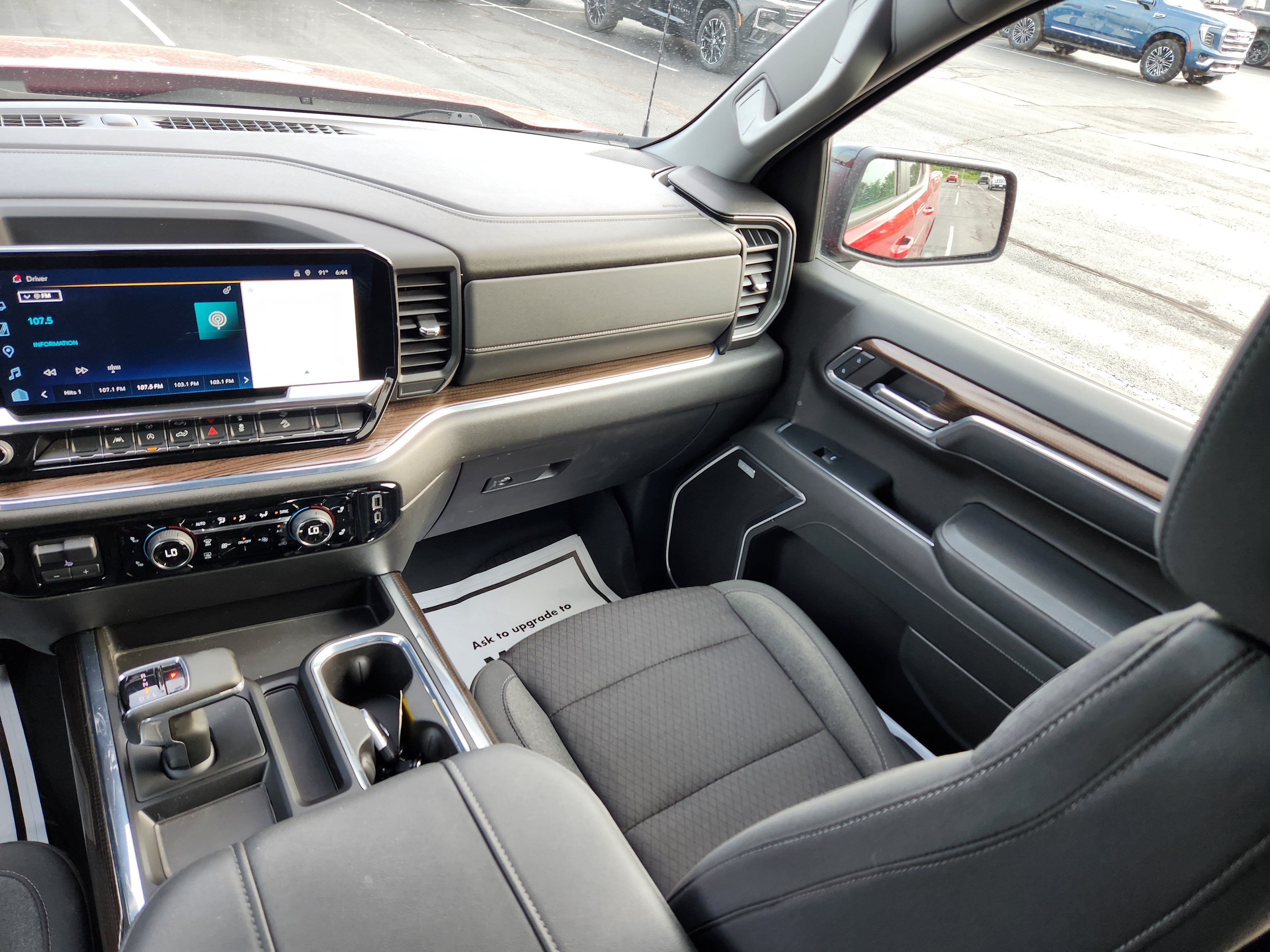 Used 2024 Chevrolet Silverado 1500 RST AWD/4WD image 17