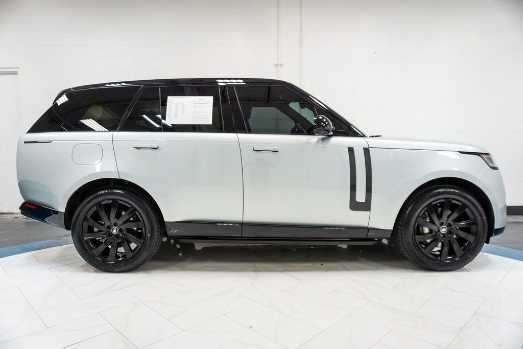 Used 2023 Land Rover Range Rover SE image 9