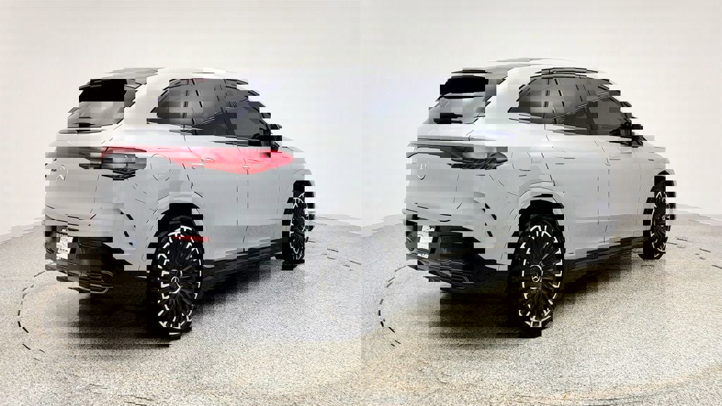 Used 2024 Mercedes-Benz EQE AMG 4MATIC SUV w/ AMG Dynamic Plus Package image 5