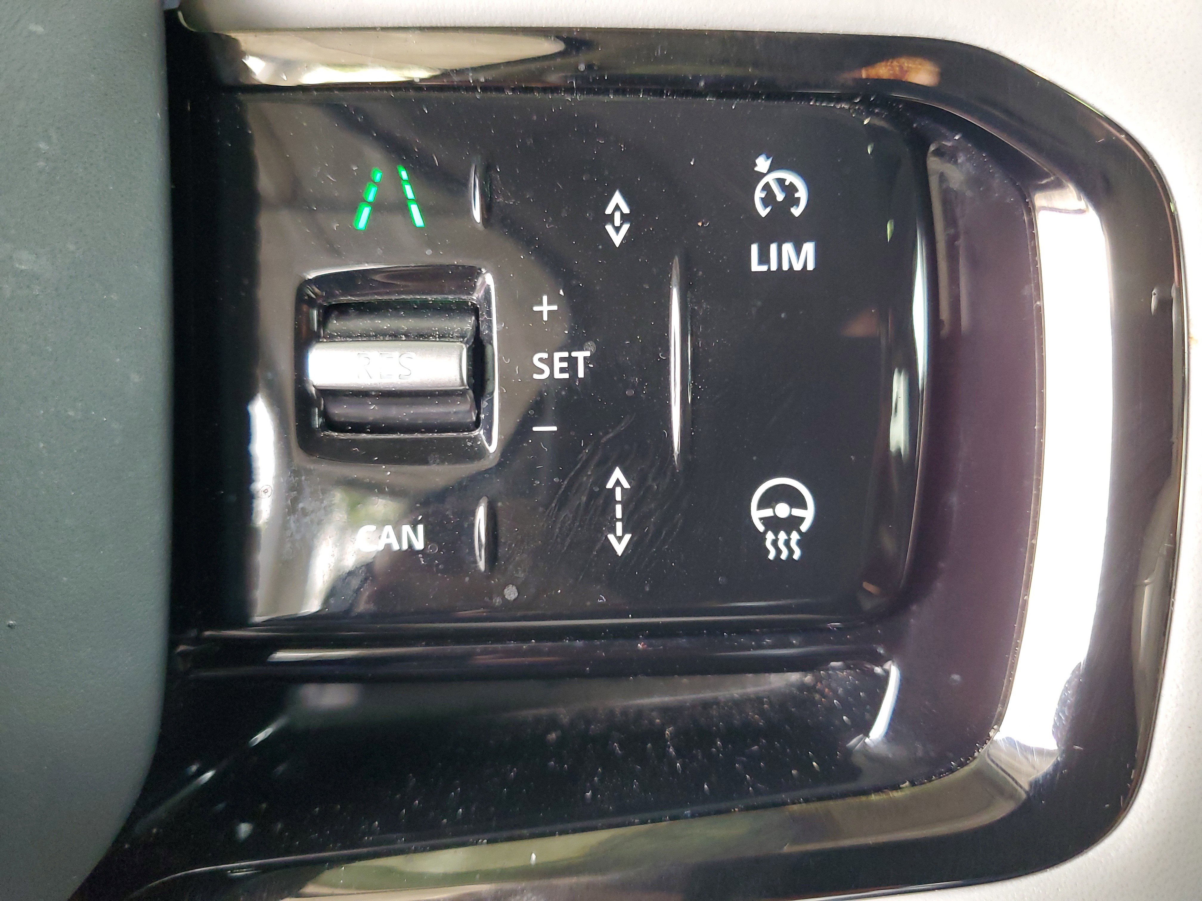 Used 2025 Land Rover Range Rover Velar Dynamic SE AWD/4WD image 24