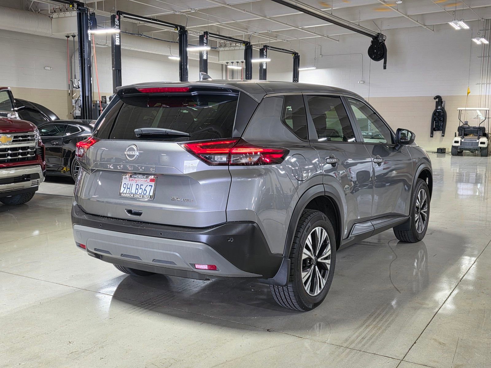 Used 2023 Nissan Rogue SV AWD/4WD image 7