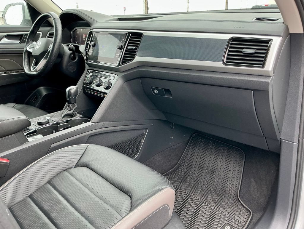 Used 2022 Volkswagen Atlas SEL Premium AWD/4WD image 25