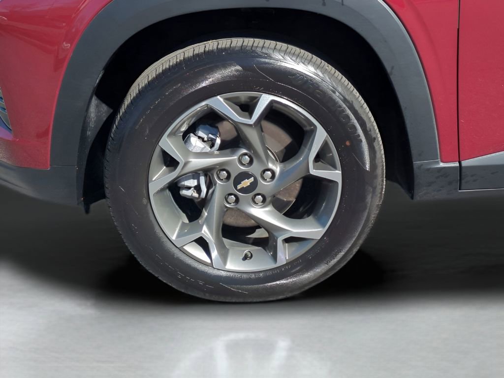 Used 2025 Chevrolet Trax LT w/ LT Convenience Package image 11