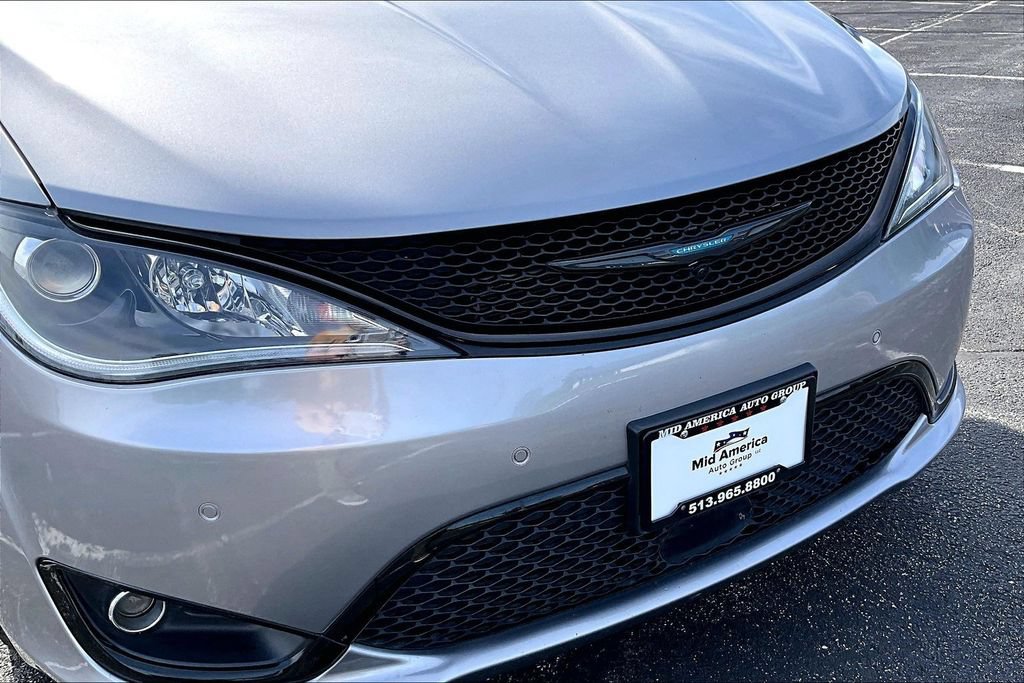 Used 2020 Chrysler Pacifica Limited w/ Advanced Safetytec Group FWD image 29