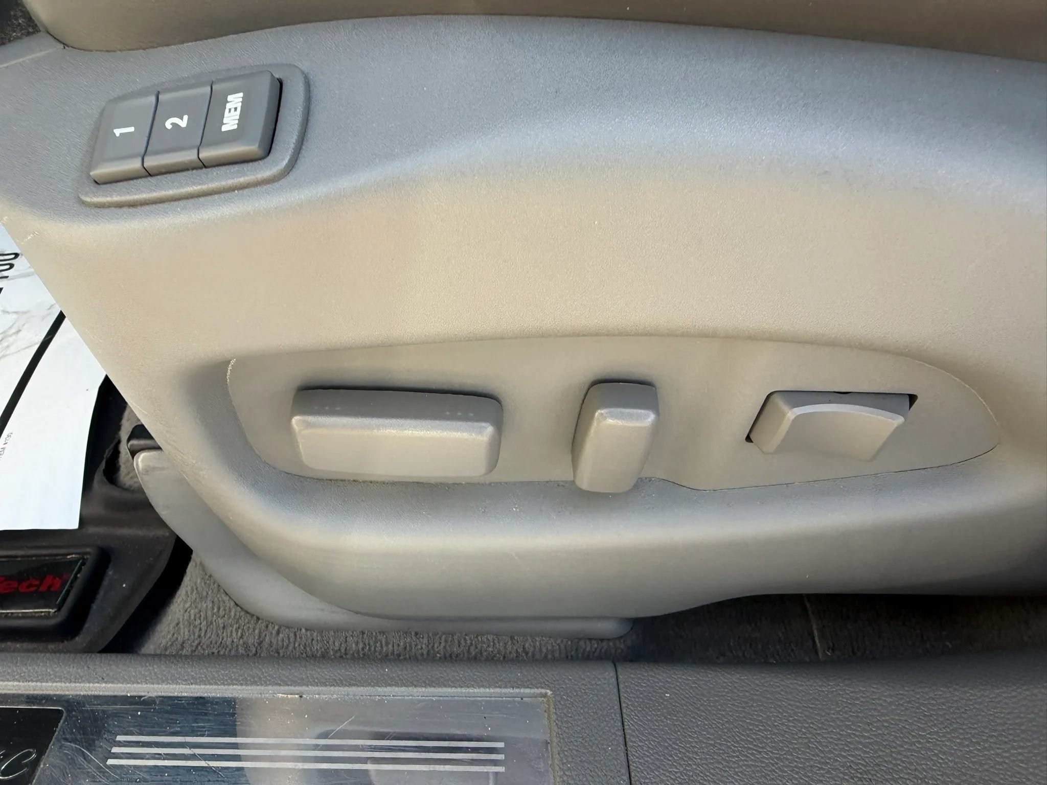 Used 2011 Cadillac SRX Luxury FWD image 13