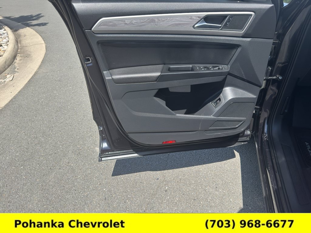 Used 2020 Volkswagen Atlas Cross Sport SE w/ Panoramic Sunroof Package AWD/4WD image 26
