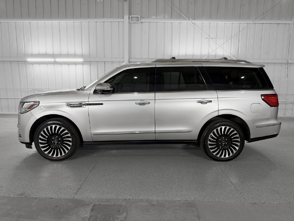 Used 2019 Lincoln Navigator Black Label w/ Cargo Package AWD/4WD image 14