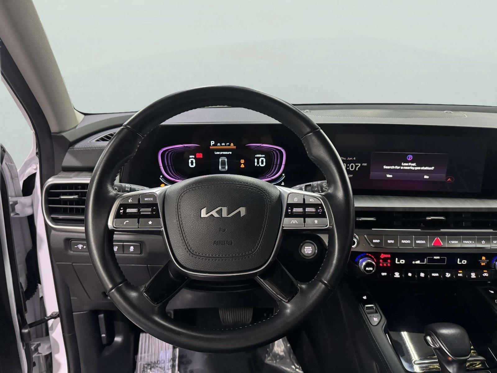 Used 2023 Kia Telluride EX w/ EX Captain's Chair Package FWD image 29