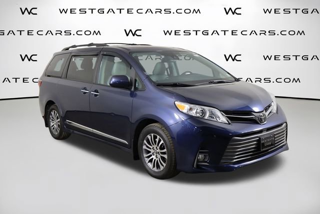 Used 2020 Toyota Sienna XLE w/ XLE Navigation Package image 47