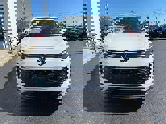 New 2025 Volkswagen Tiguan SE image 7