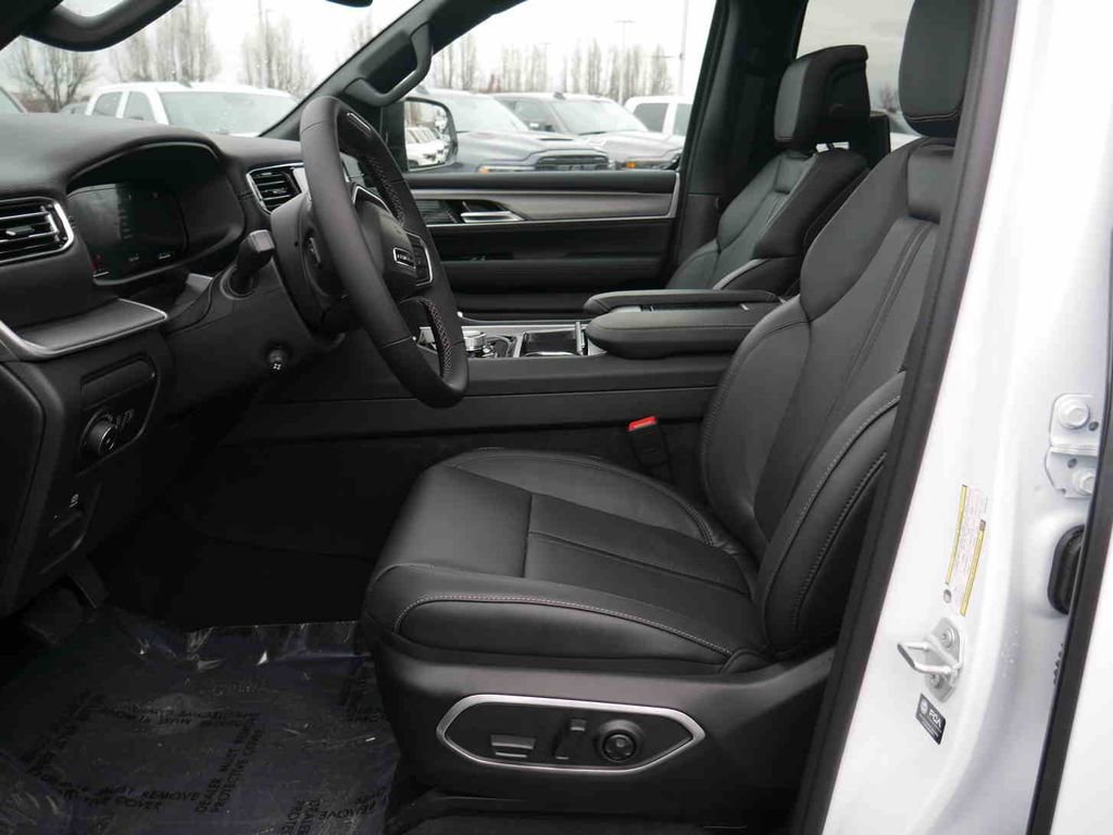 New 2025 Jeep Wagoneer L Series II w/ Convenience Group I image 26