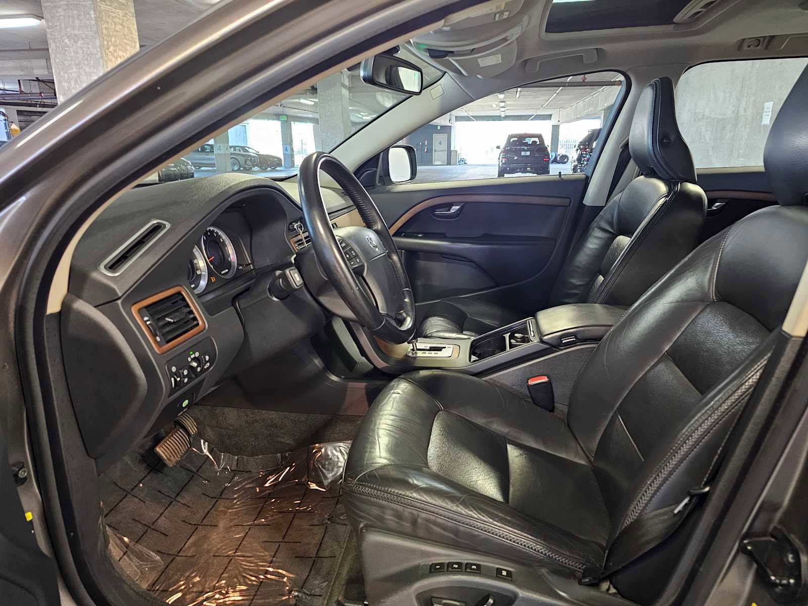 Used 2009 Volvo XC70 3.2 image 24