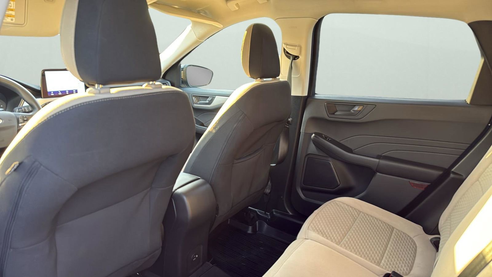 Certified 2022 Ford Escape SE w/ SE Sport Appearance Package image 28