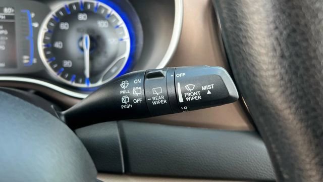Used 2020 Chrysler Voyager Lxi image 84