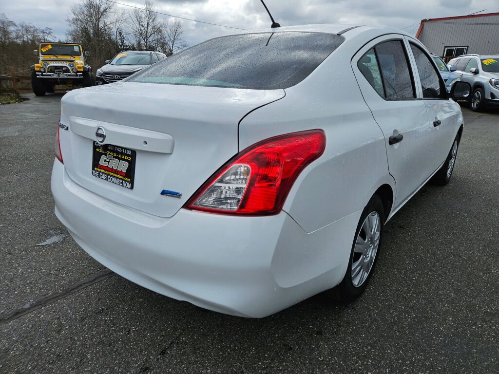 Used 2014 Nissan Versa S FWD image 5