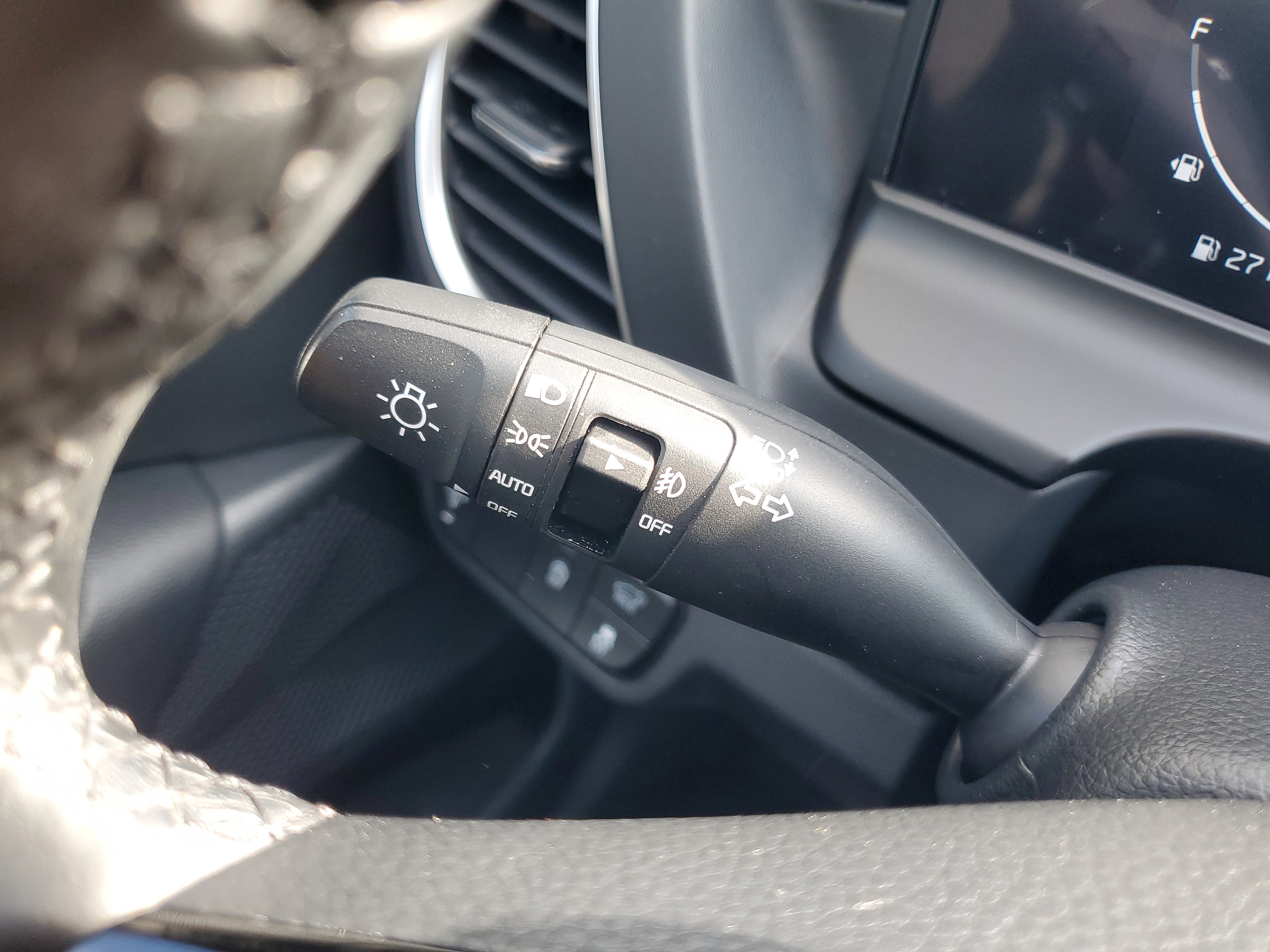 Certified 2025 Kia Seltos EX image 29