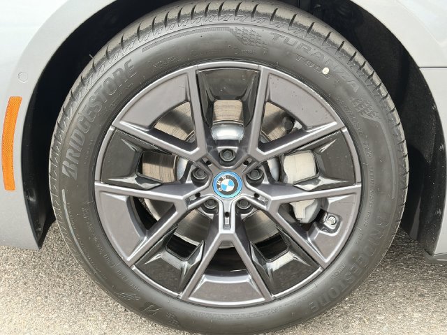 Certified 2023 BMW i4 eDrive40 w/ Premium Package RWD image 11