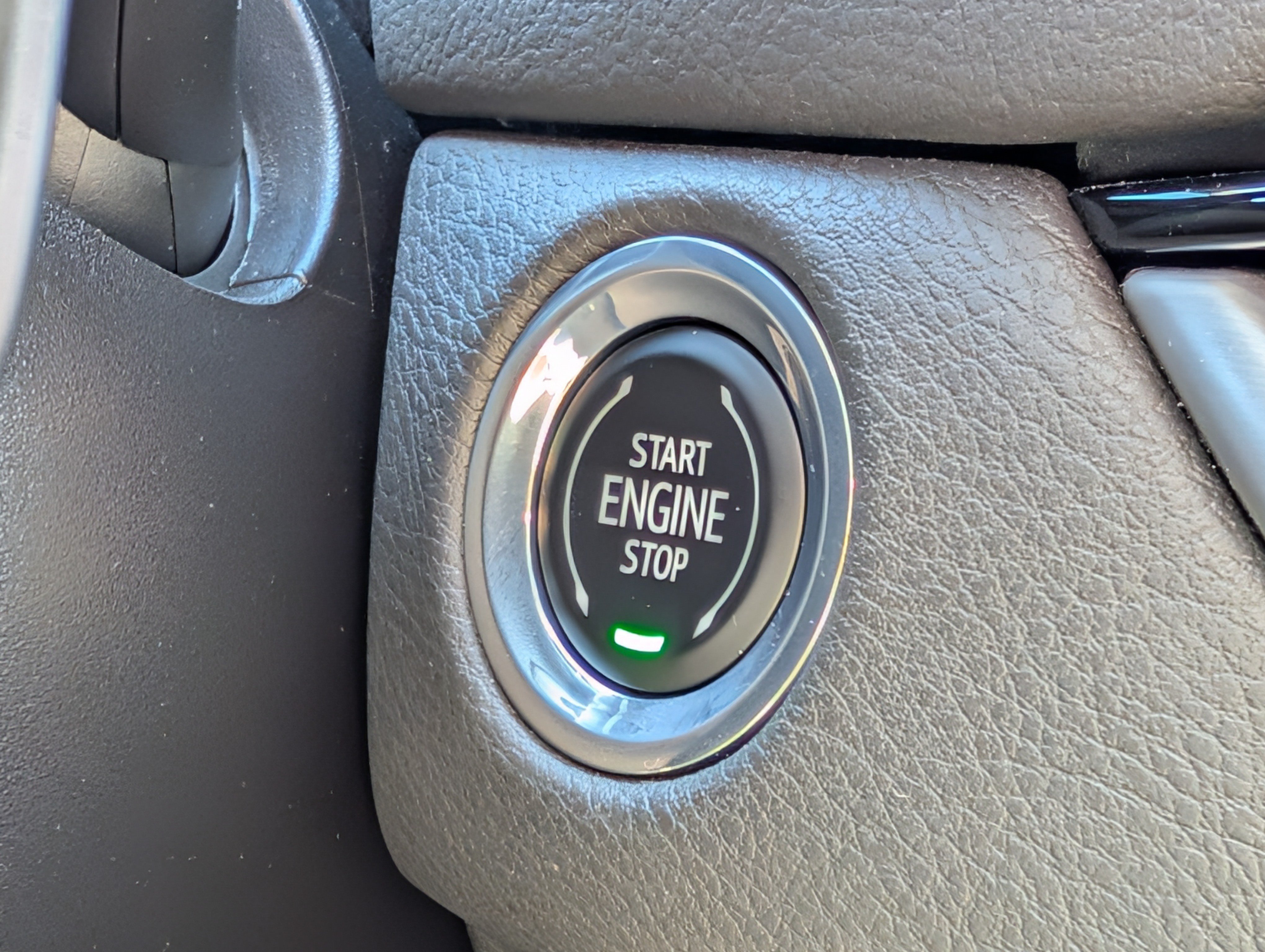 Used 2024 Cadillac XT4 Sport AWD/4WD image 32