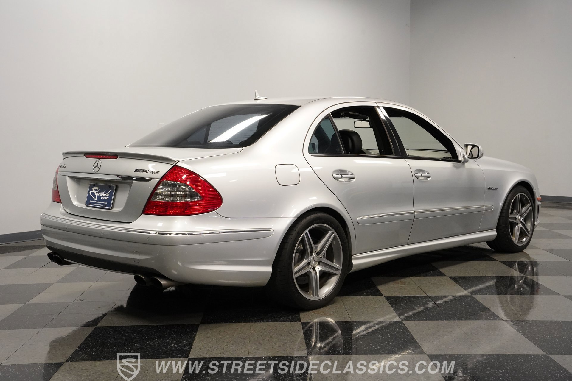 Used 2007 Mercedes-Benz E 63 AMG Sedan image 12