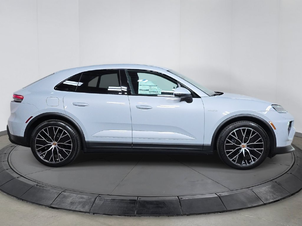 New 2026 Porsche Macan Electric RWD image 8