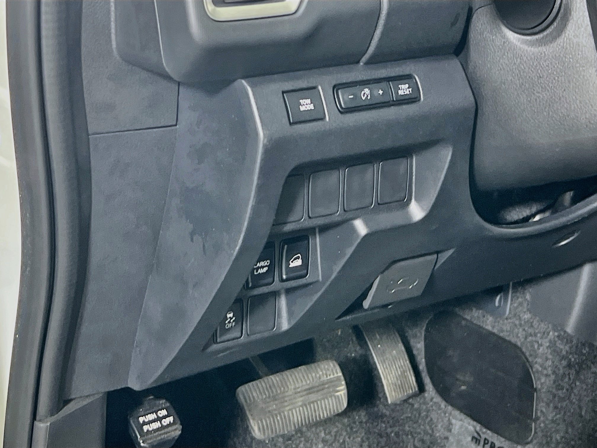 Used 2022 Nissan Frontier SV AWD/4WD image 10