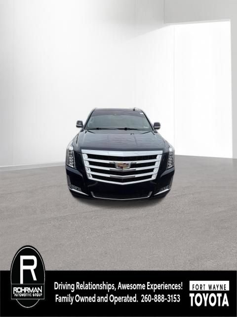 Used 2019 Cadillac Escalade Luxury AWD/4WD image 5