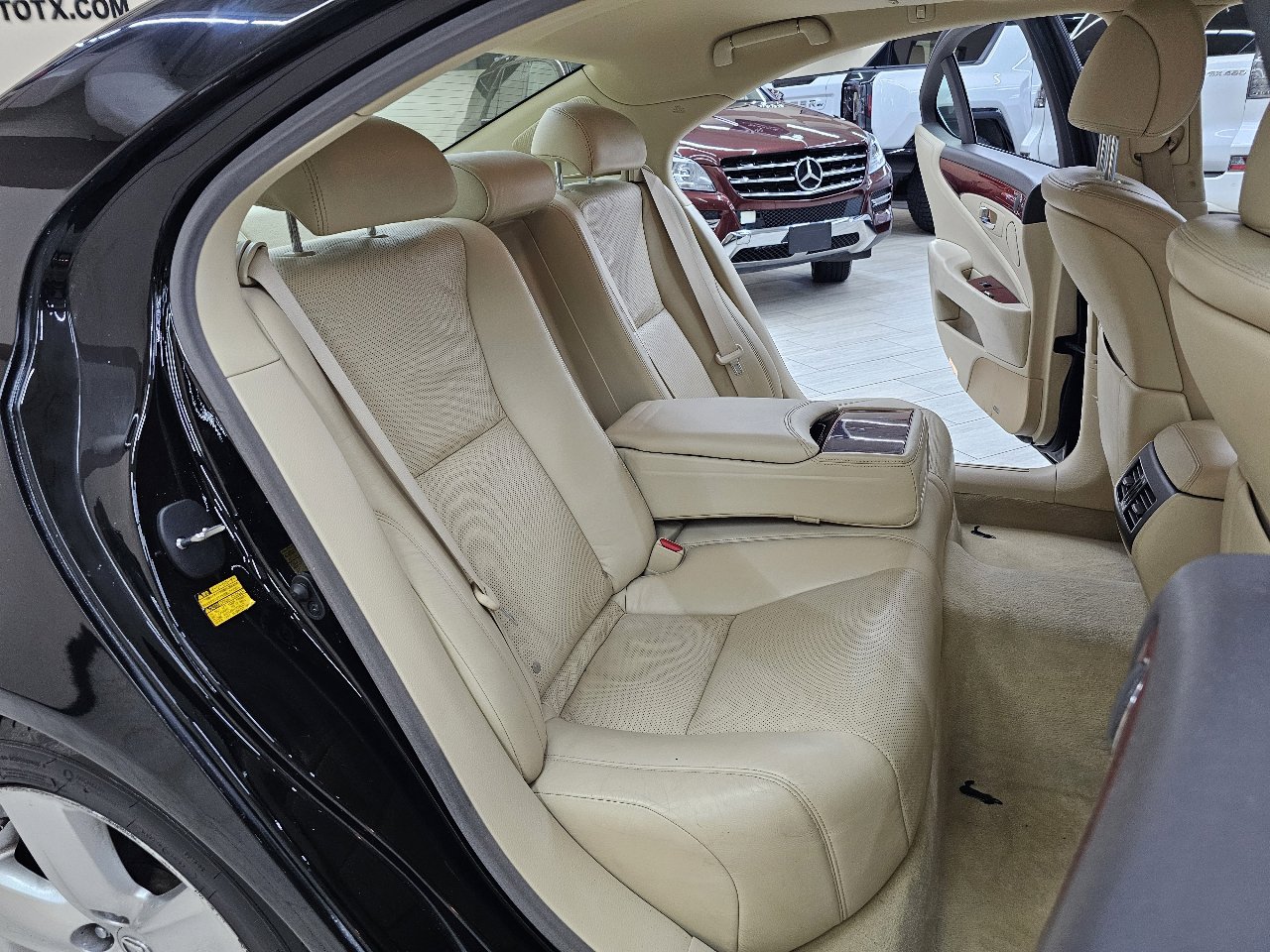 Used 2012 Lexus LS 460 Luxury image 23