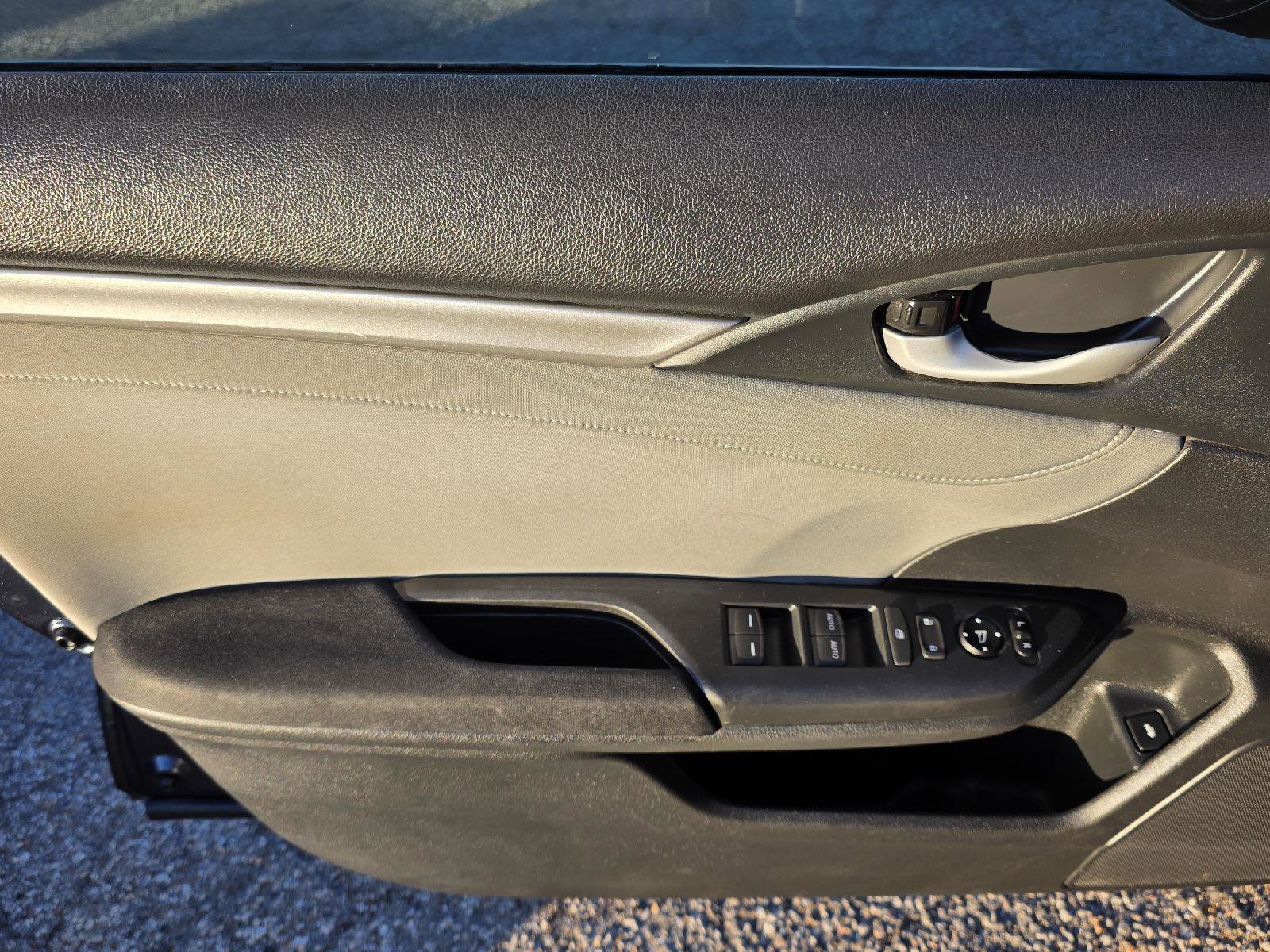 Used 2018 Honda Civic EX image 33